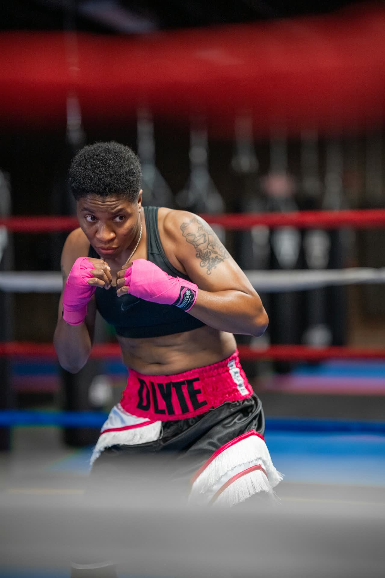 Boxeuse en plein effort